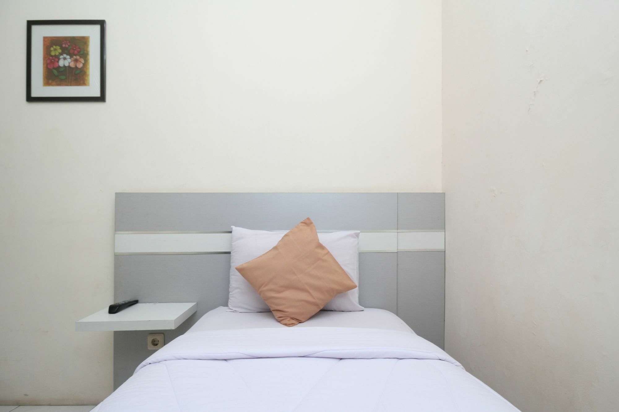 ホテル Myzone Homtel スマラン エクステリア 写真