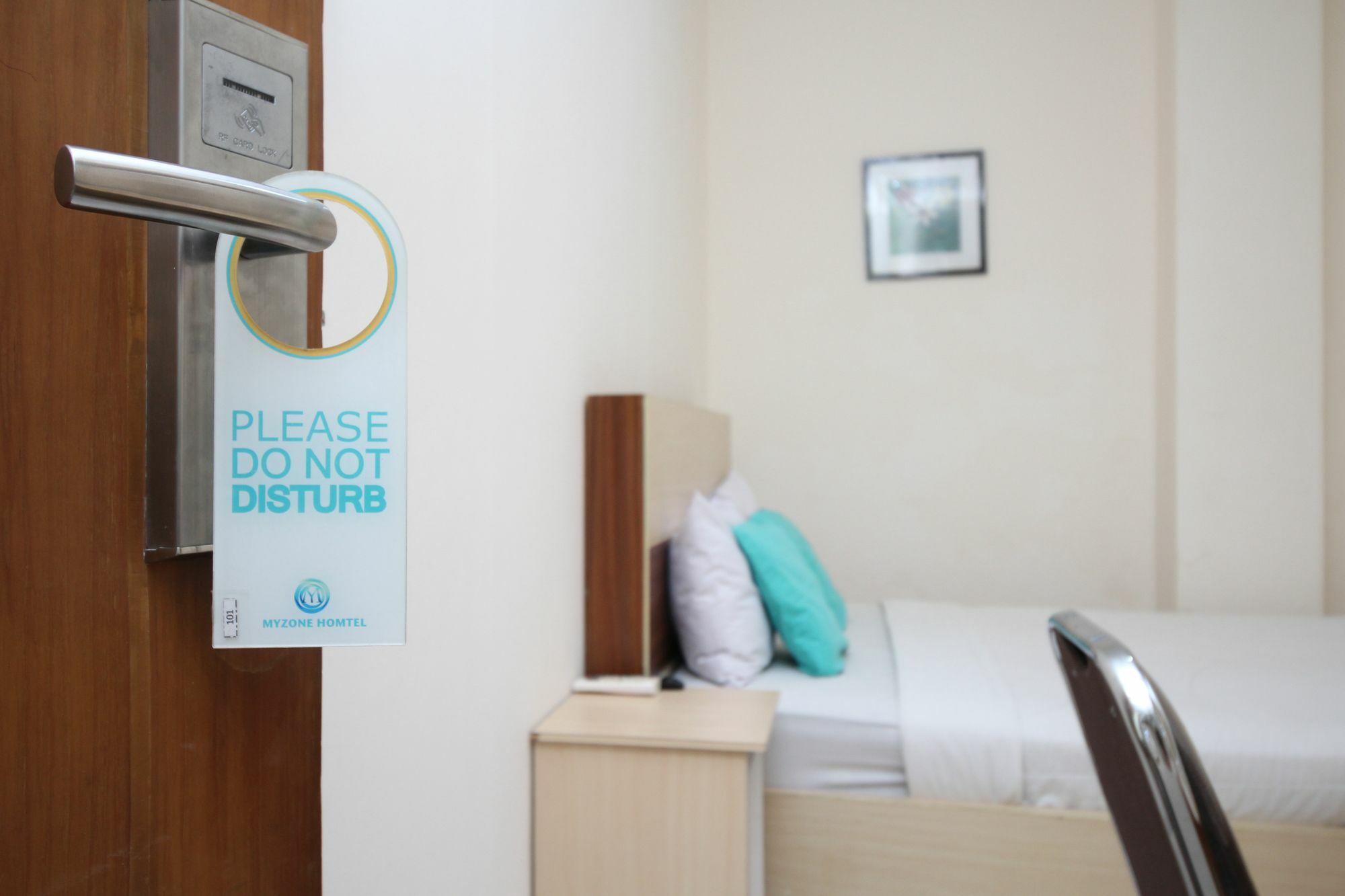 ホテル Myzone Homtel スマラン エクステリア 写真