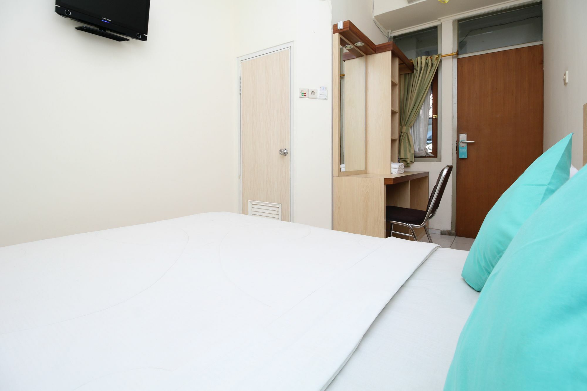 ホテル Myzone Homtel スマラン エクステリア 写真