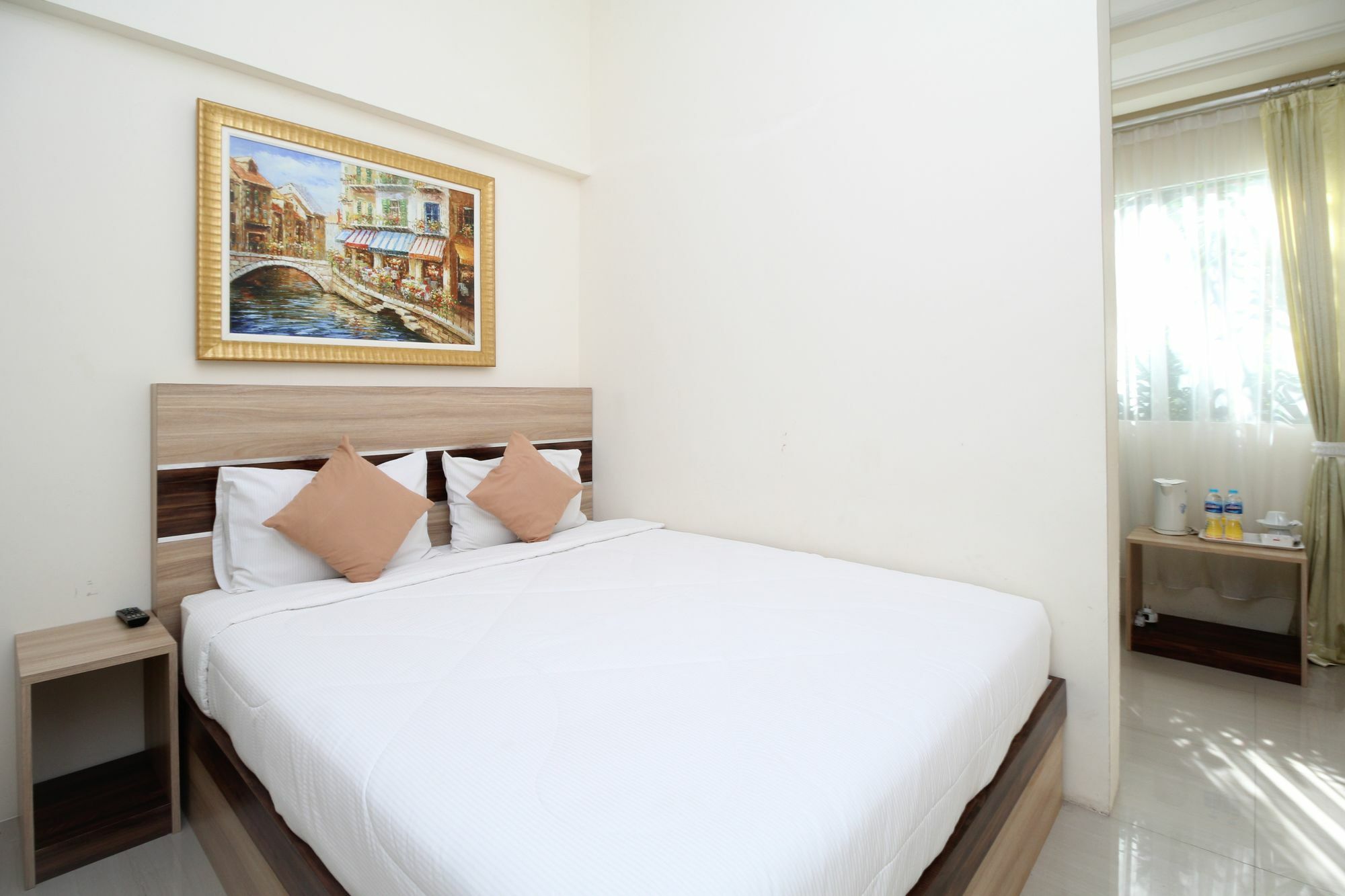 ホテル Myzone Homtel スマラン エクステリア 写真