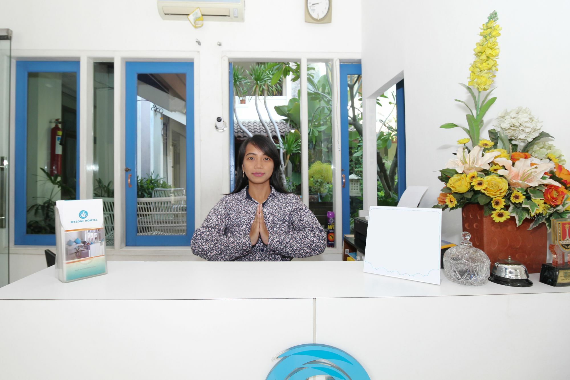 ホテル Myzone Homtel スマラン エクステリア 写真