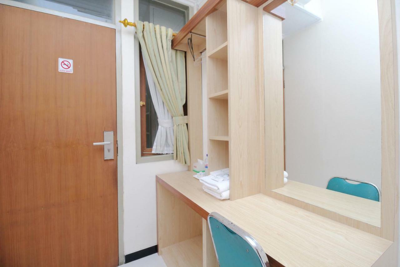 ホテル Myzone Homtel スマラン エクステリア 写真